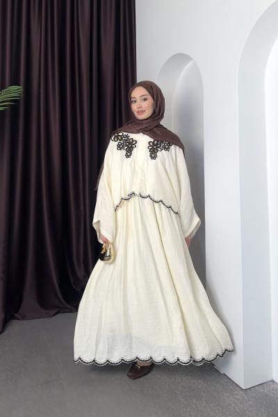 Çiçek İşlemeli Takım Krem